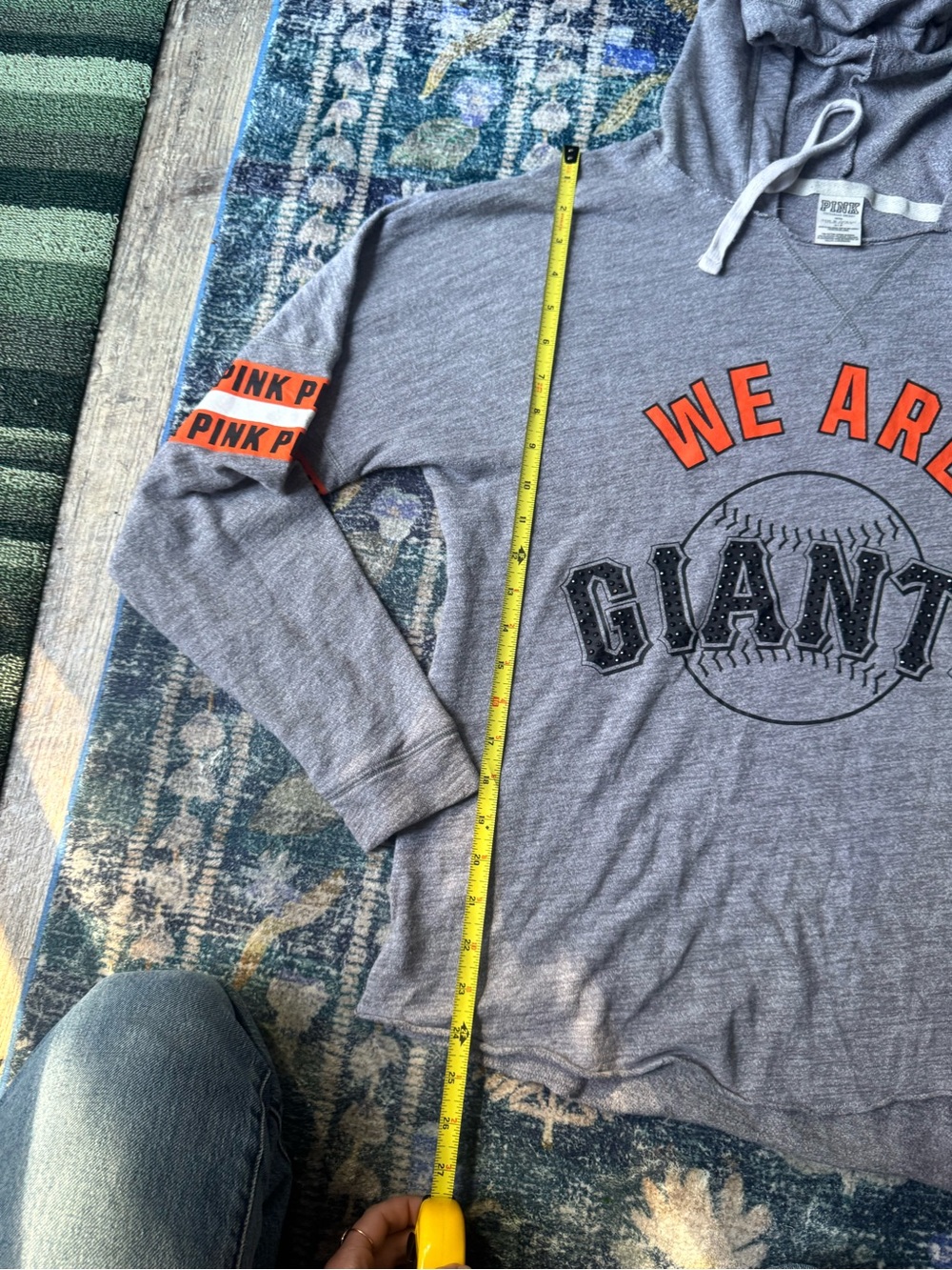PINK by Victoria's Secret 'We Are Giants' Gray Hoodie SF Giants Baseball MLB - Picture 8 of 9